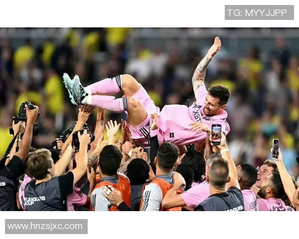 足球明星深情瞬间回顾感动无数球迷的动人视频合集